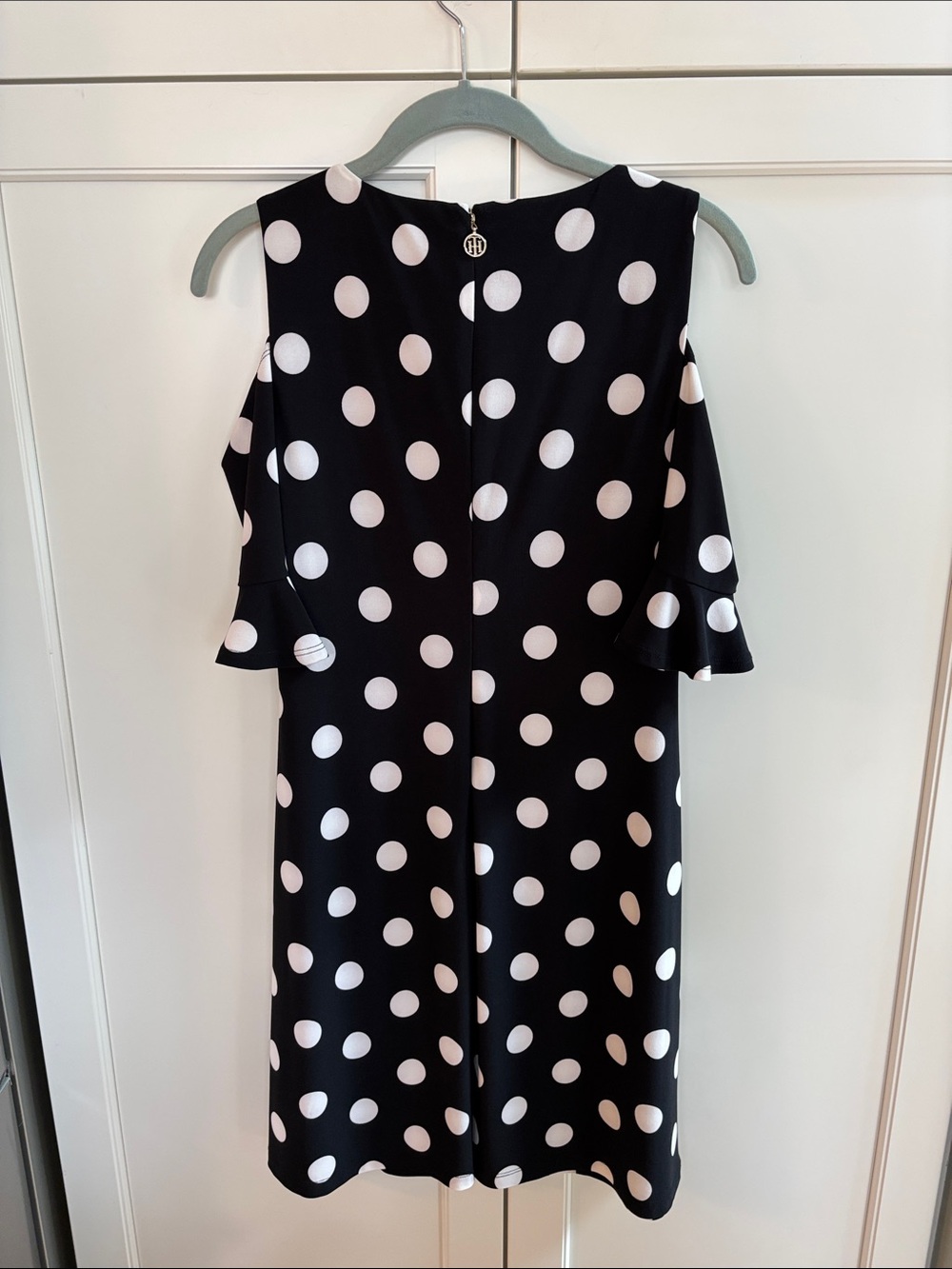 Tommy Hilfiger Black and White Polka Dot Cold-Shoulder Dress Size 4 Like New - Picture 2 of 9